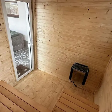 House With Sauna And Jacuzzi 1